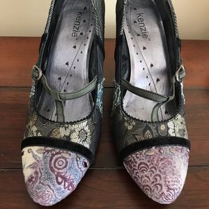 Kenzie mixed fabric wedges size 8.5